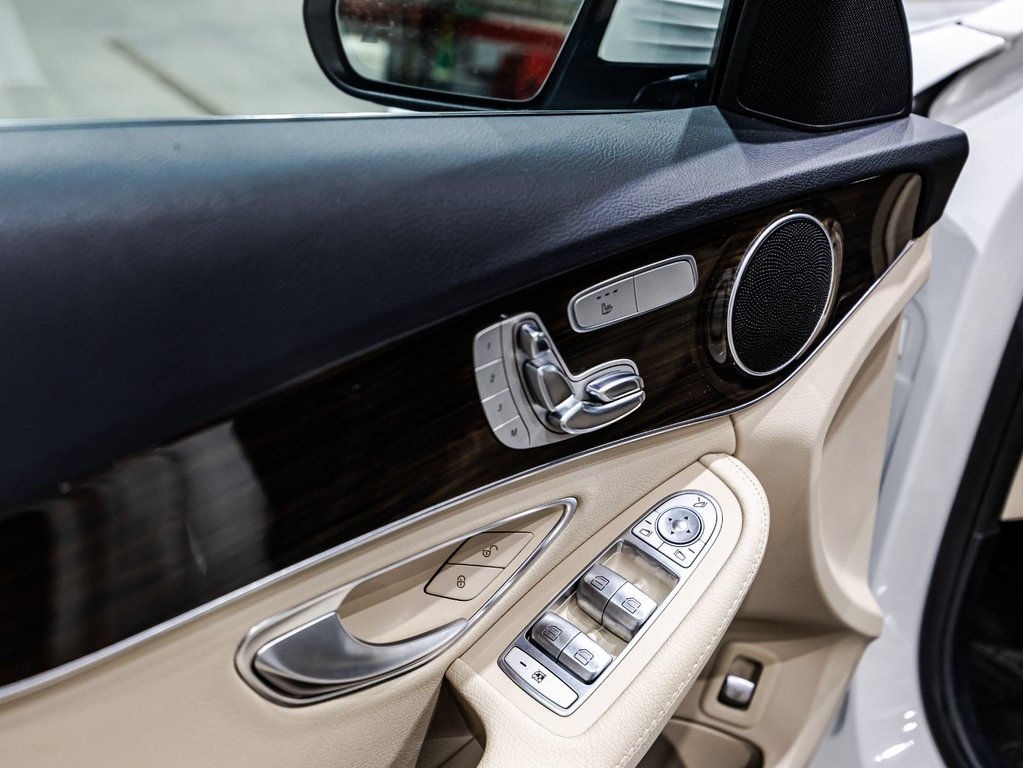 2017 Mercedes-Benz C-Class C 300 in Lachenaie, Quebec - 11 - w1024h768px
