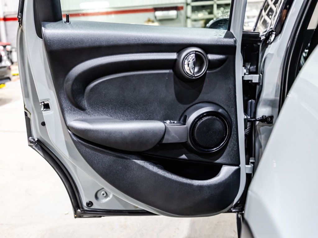 MINI 5 Door Cooper 2021 à , Québec - 13 - w1024h768px