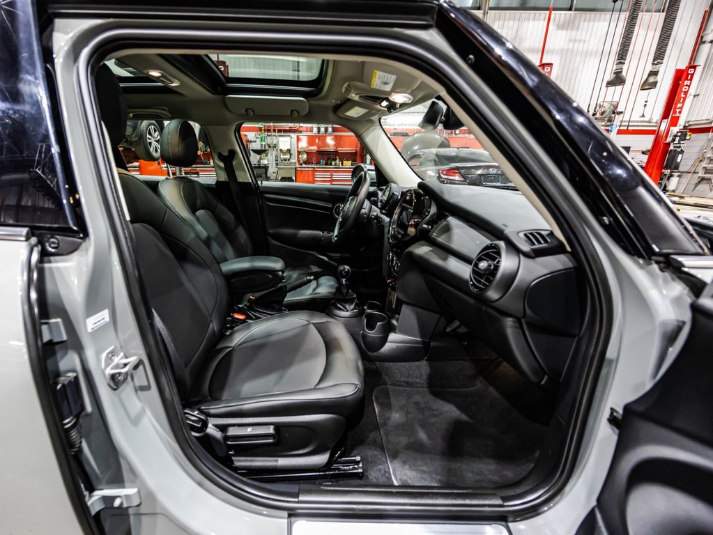 MINI 5 Door Cooper 2021 à , Québec - 18 - w1024h768px