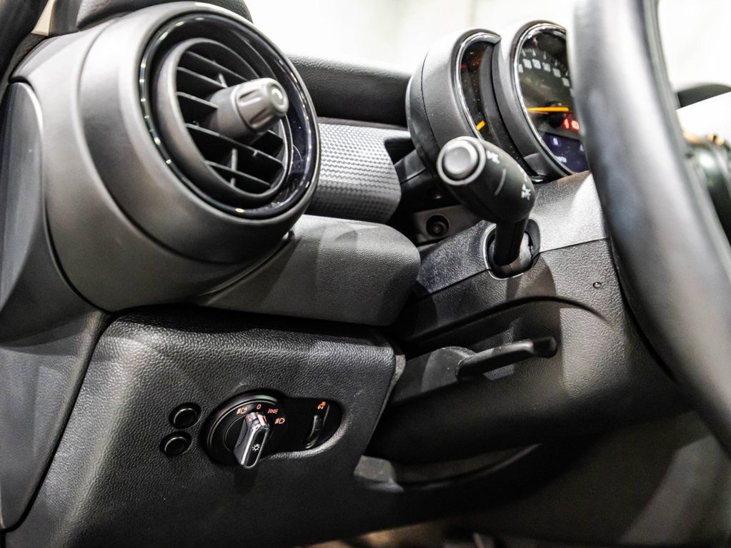 MINI 5 Door Cooper 2021 à , Québec - 22 - w1024h768px
