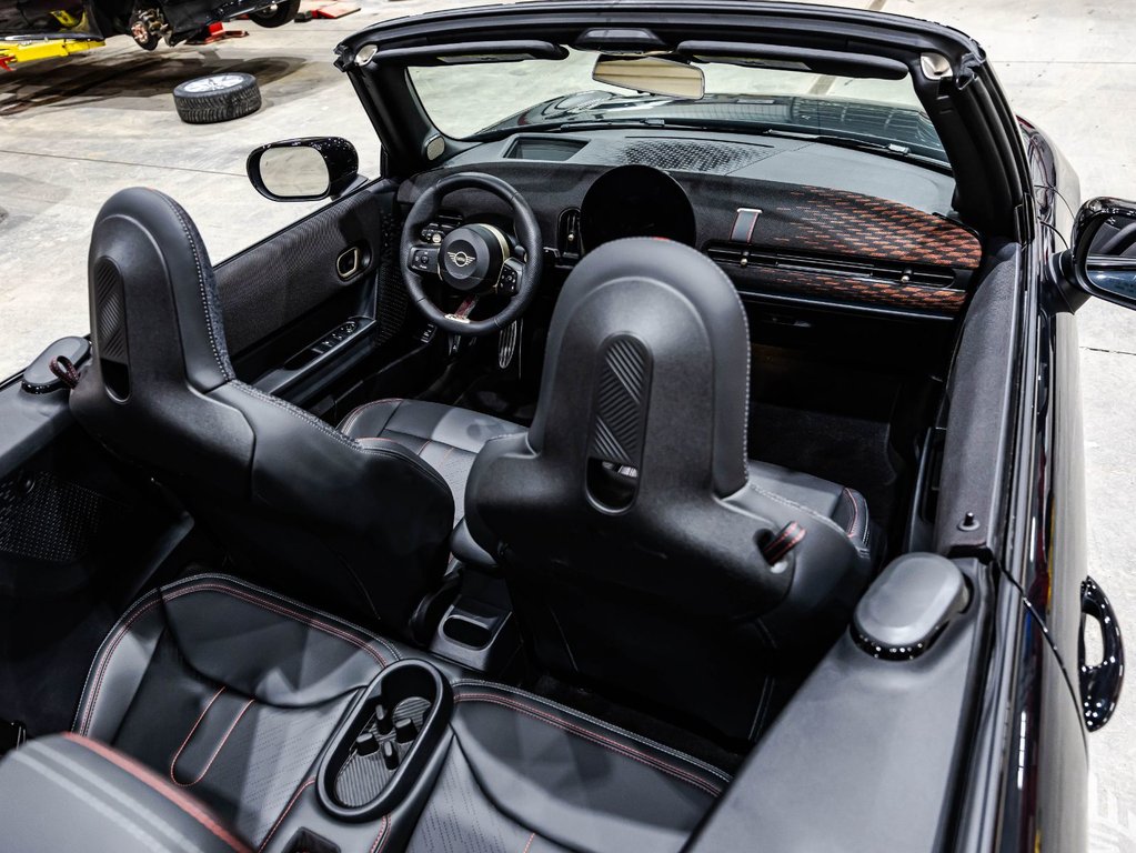 MINI Convertible John Cooper Works 2025 à Montréal, Québec - 14 - w1024h768px