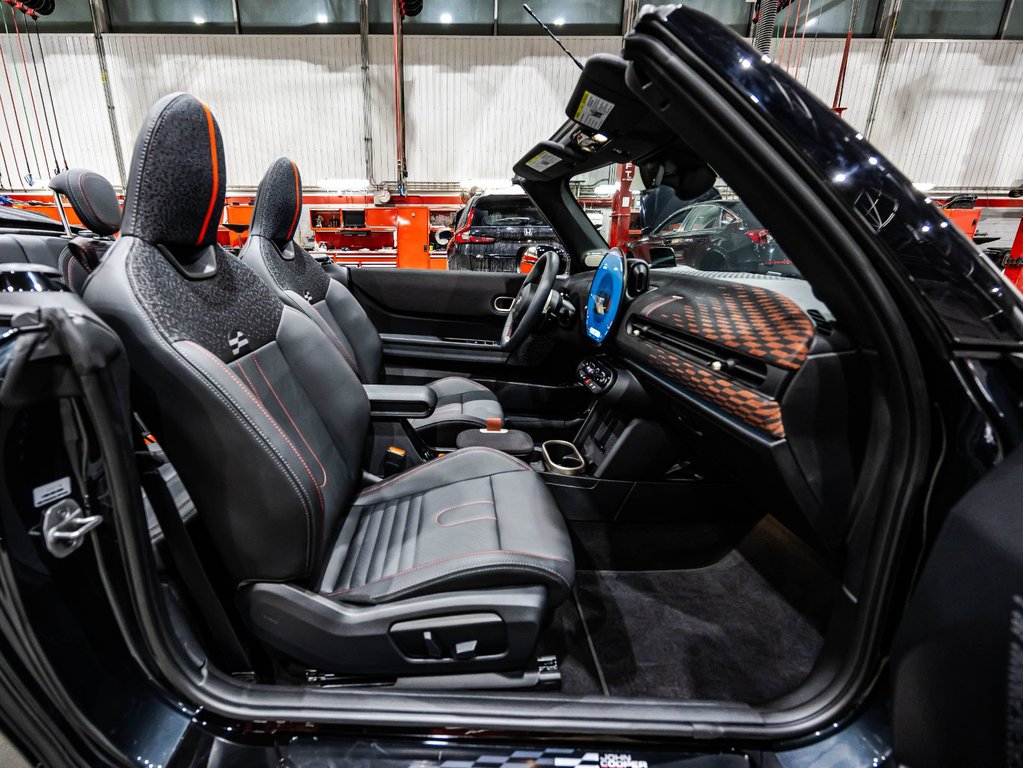 MINI Convertible John Cooper Works 2025 à Montréal, Québec - 16 - w1024h768px