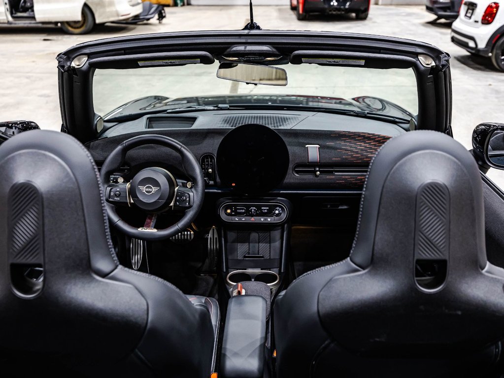 MINI Convertible John Cooper Works 2025 à Montréal, Québec - 13 - w1024h768px