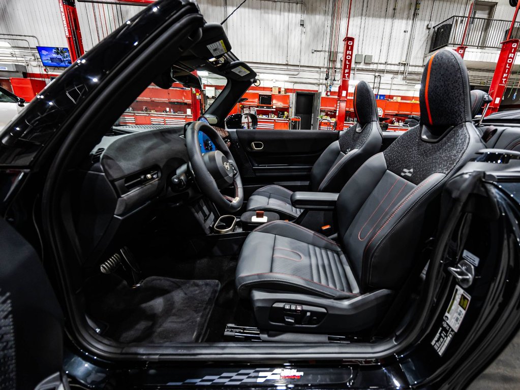 MINI Convertible John Cooper Works 2025 à Montréal, Québec - 18 - w1024h768px