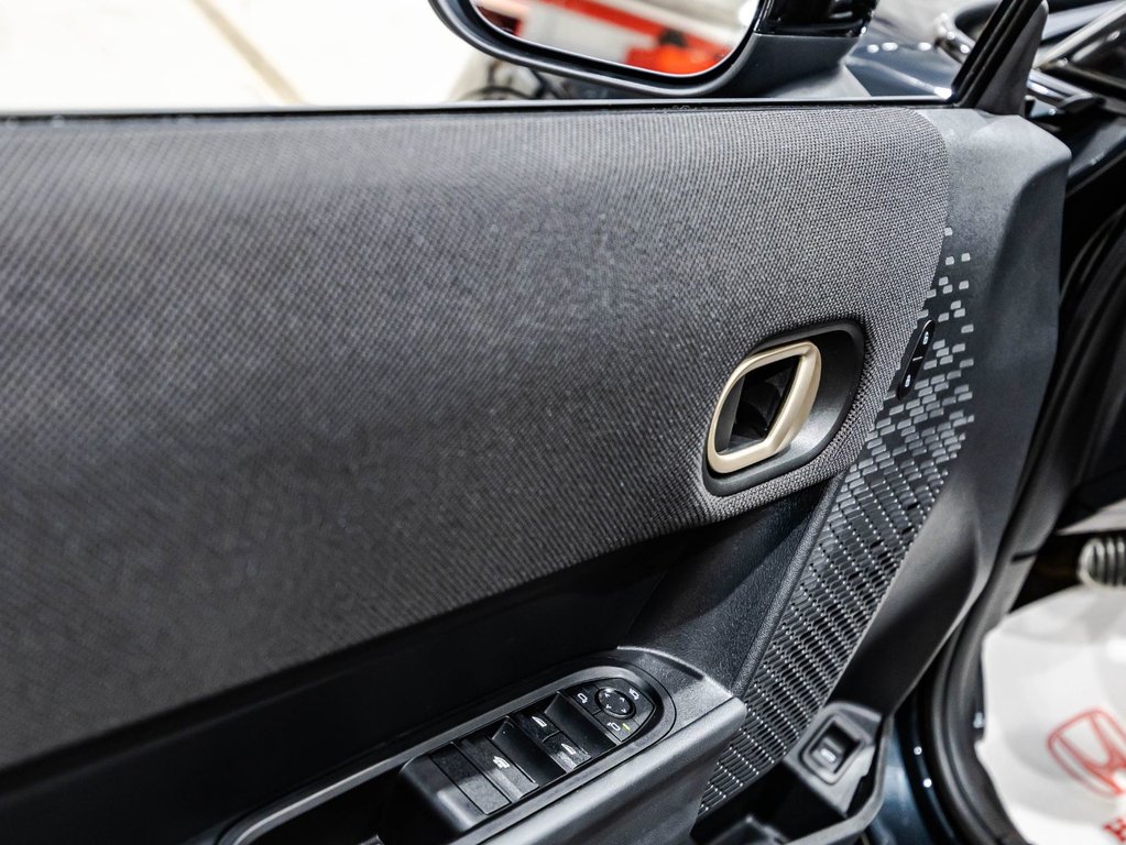 MINI Convertible John Cooper Works 2025 à Montréal, Québec - 11 - w1024h768px