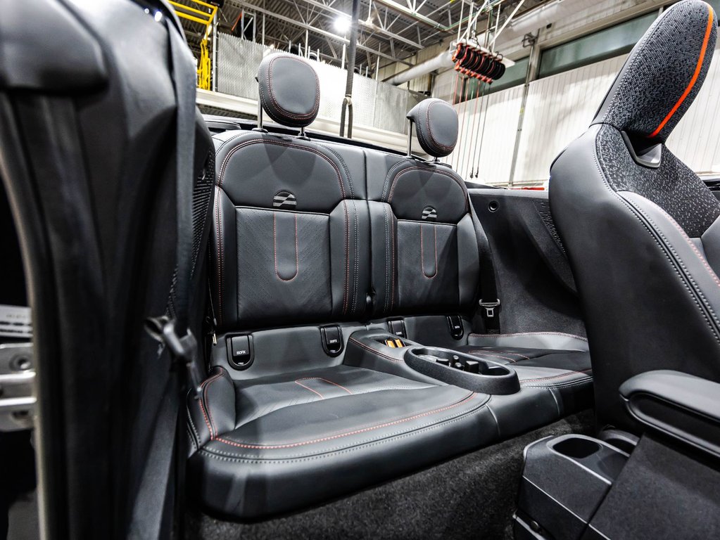 MINI Convertible John Cooper Works 2025 à Montréal, Québec - 17 - w1024h768px