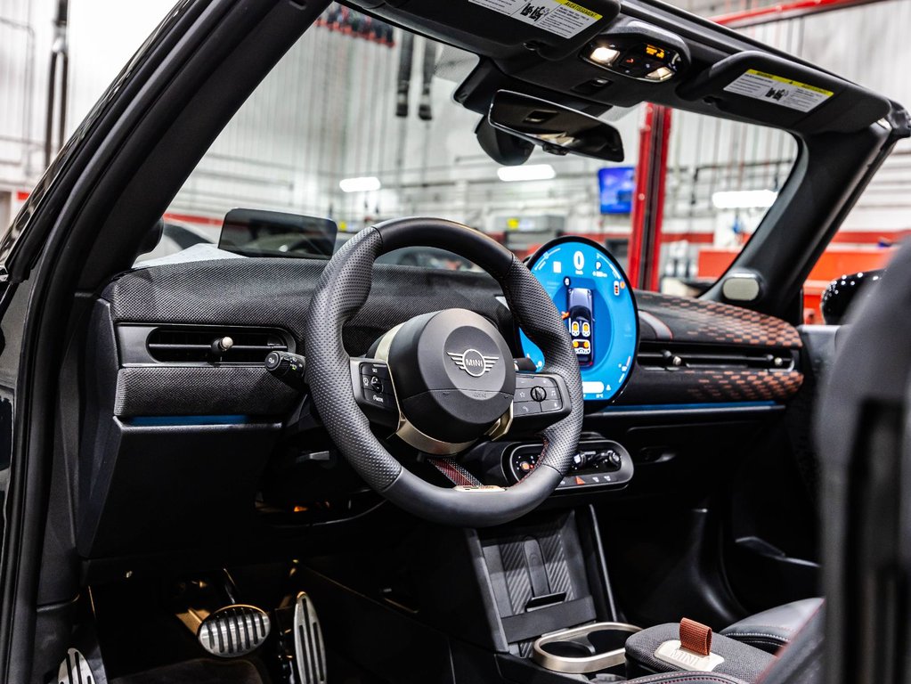 MINI Convertible John Cooper Works 2025 à Montréal, Québec - 19 - w1024h768px