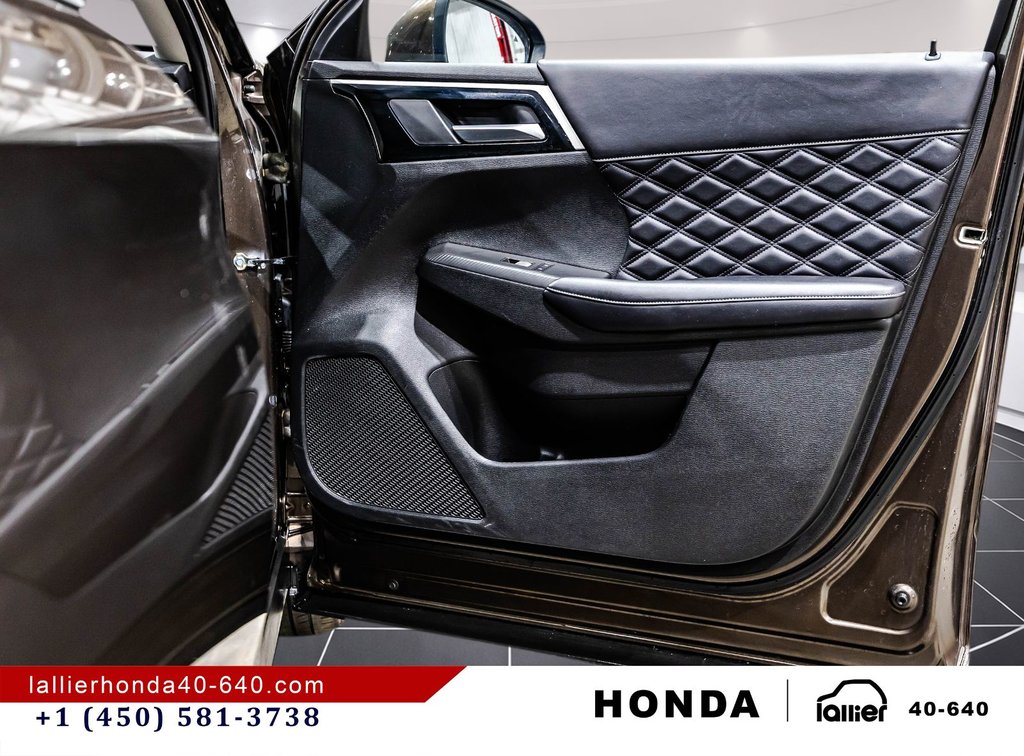 Mitsubishi Outlander SEL 2023 à Lachenaie, Québec - 18 - w1024h768px