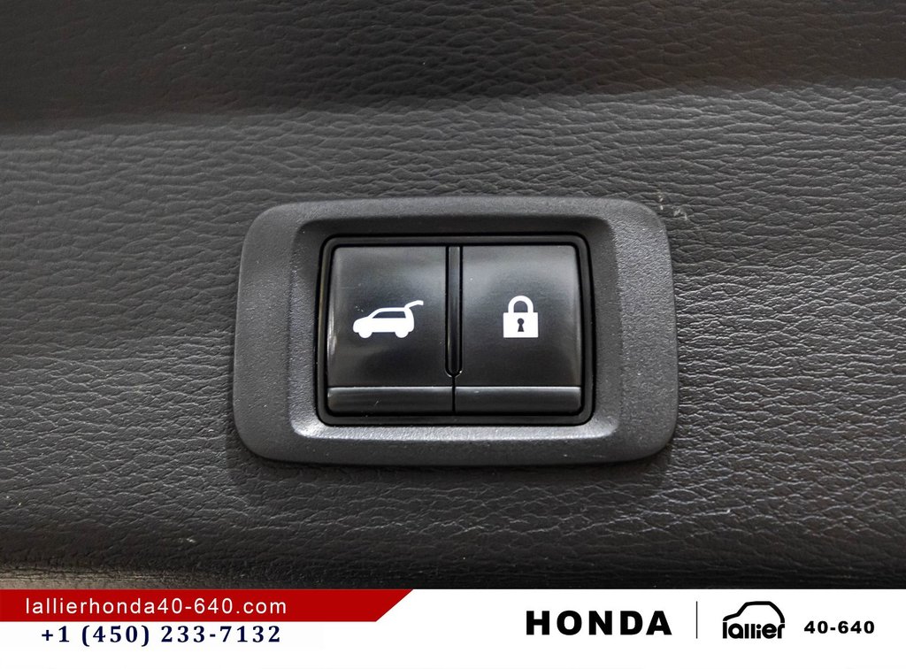 2023 Mitsubishi Outlander PHEV LE/UN PROPRIÉTAIRE/JAMAIS ACCIDENTÉ in Montréal, Quebec - 16 - w1024h768px