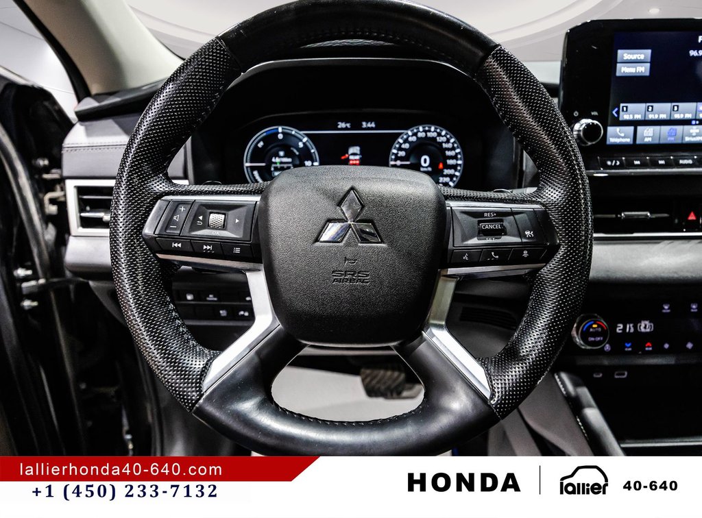 2023 Mitsubishi Outlander PHEV LE/UN PROPRIÉTAIRE/JAMAIS ACCIDENTÉ in Montréal, Quebec - 24 - w1024h768px