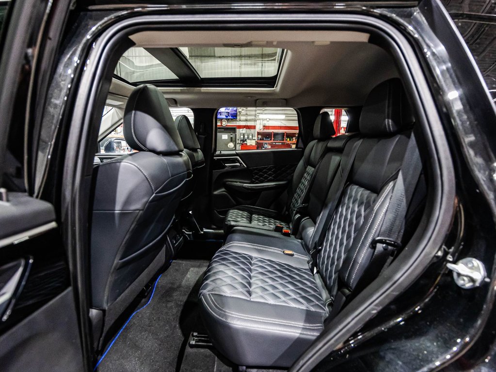 Mitsubishi Outlander Plug-In Hybrid SEL PHEV 2024 à , Québec - 14 - w1024h768px