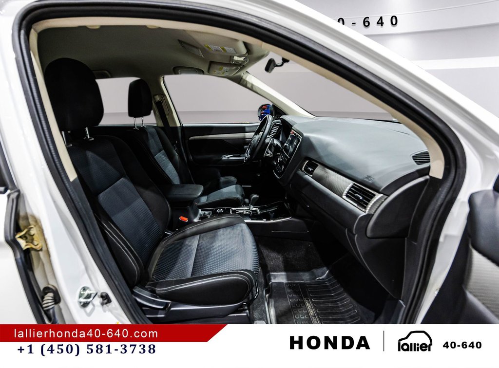 2018 Mitsubishi Outlander SE AWC in Montréal, Quebec - 18 - w1024h768px