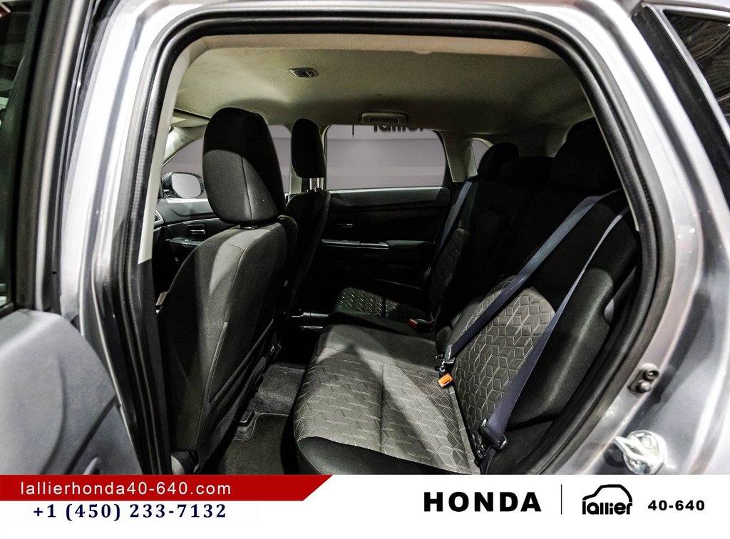 Mitsubishi RVR SE/AWC/JAMAIS ACCIDENTÉ 2023 à Montréal, Québec - 12 - w1024h768px