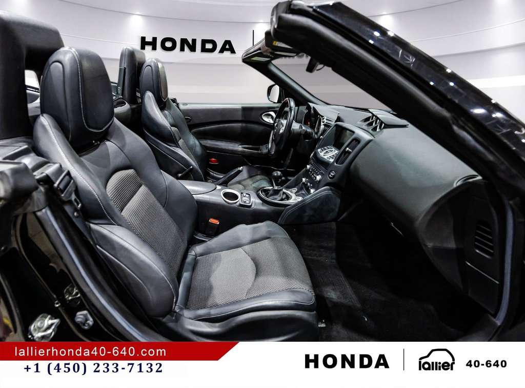 2014 Nissan 370Z CONVERTIBLE/TOURING/MANUELLE in Montréal, Quebec - 15 - w1024h768px