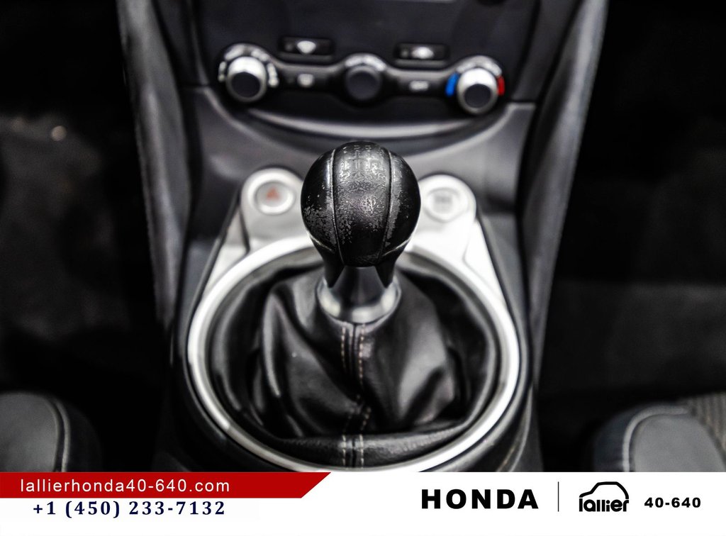 2014 Nissan 370Z CONVERTIBLE/TOURING/MANUELLE in Montréal, Quebec - 22 - w1024h768px