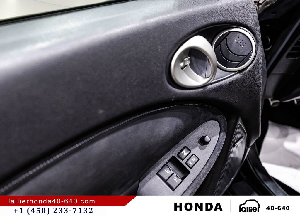 2014 Nissan 370Z CONVERTIBLE/TOURING/MANUELLE in Montréal, Quebec - 11 - w1024h768px