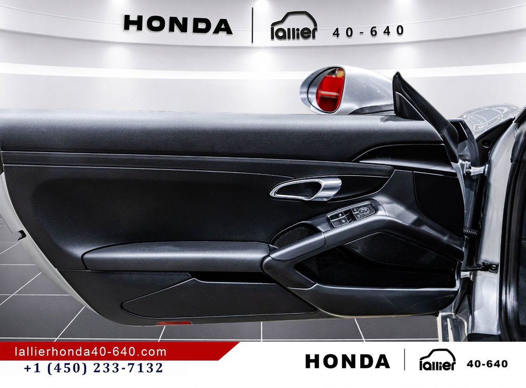 Porsche 718 Boxster  2019 à Lachenaie, Québec - 12 - w1024h768px