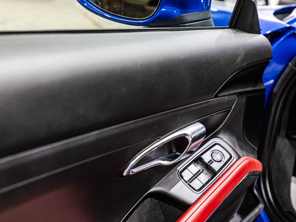 2018 Porsche 718 Cayman in , Quebec - 11 - w1024h768px