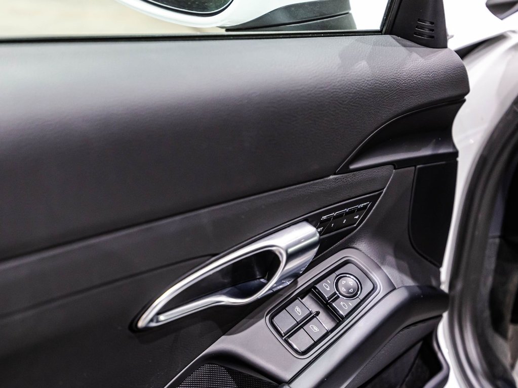 Porsche 718 Cayman 718 CAYMAN 2020 à Lachenaie, Québec - 11 - w1024h768px