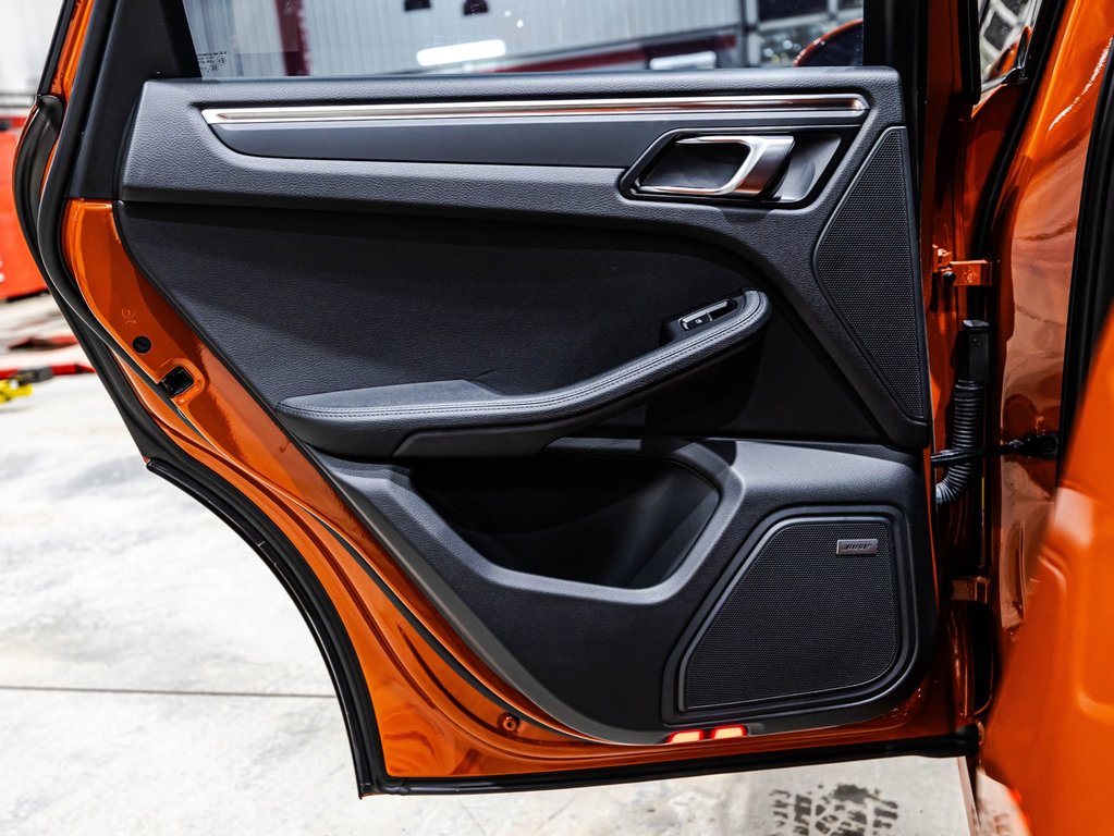 2023 Porsche Macan in Lachenaie, Quebec - 12 - w1024h768px