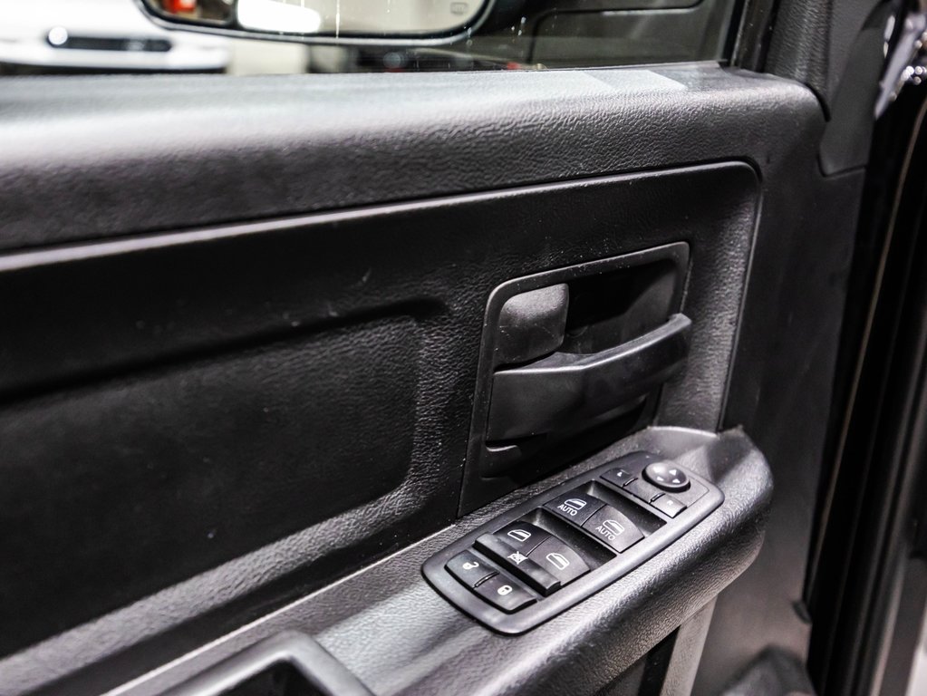 2020 Ram 1500 Classic Express in , Quebec - 11 - w1024h768px