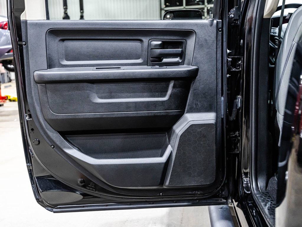2020 Ram 1500 Classic Express in , Quebec - 12 - w1024h768px