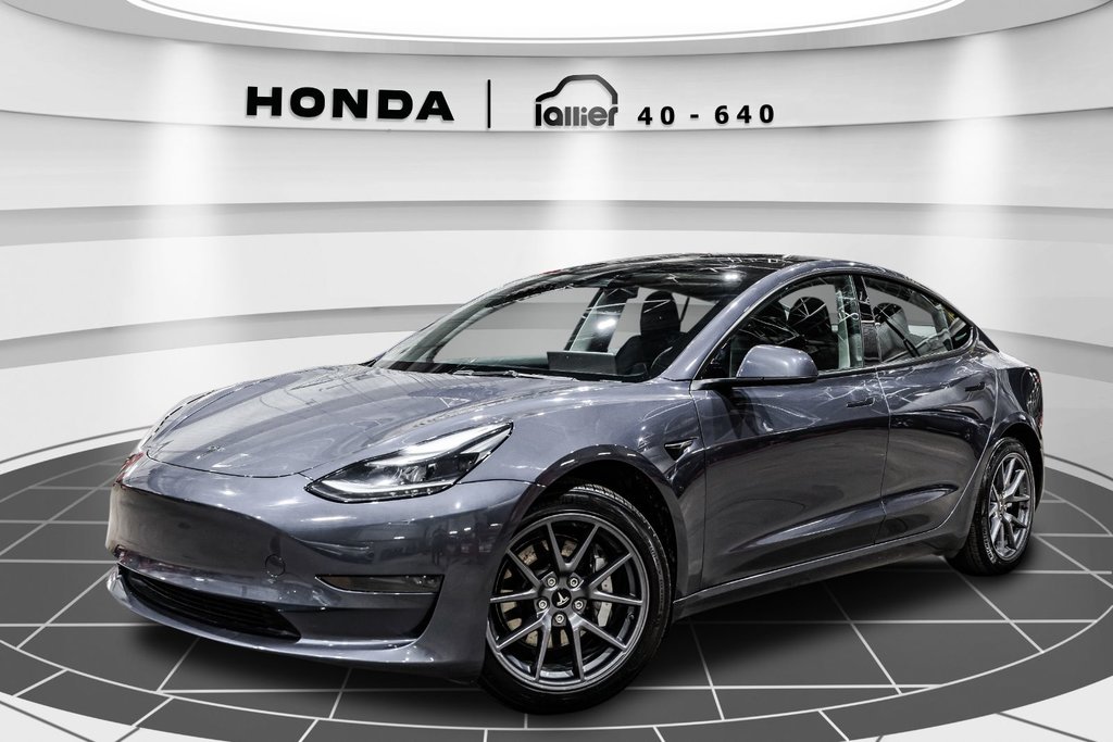 MODEL 3  2023 à Montréal, Québec - 1 - w1024h768px