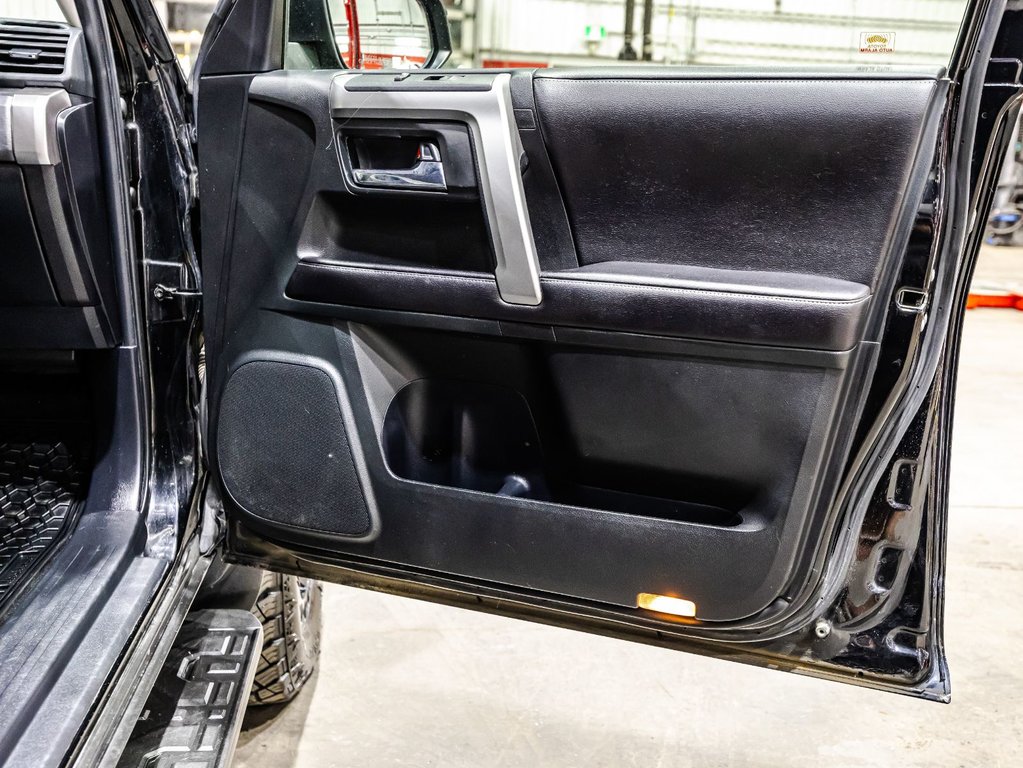 2016 Toyota 4Runner SR5 in , Quebec - 16 - w1024h768px