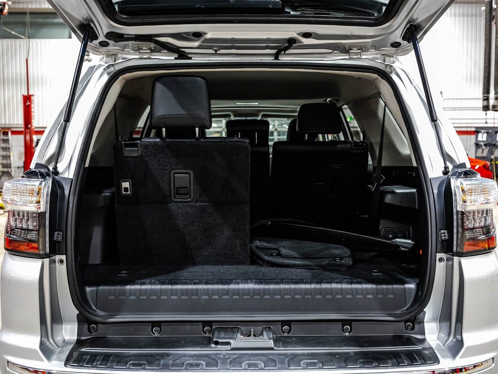 2020 Toyota 4Runner Limited in Lachenaie, Quebec - 15 - w1024h768px