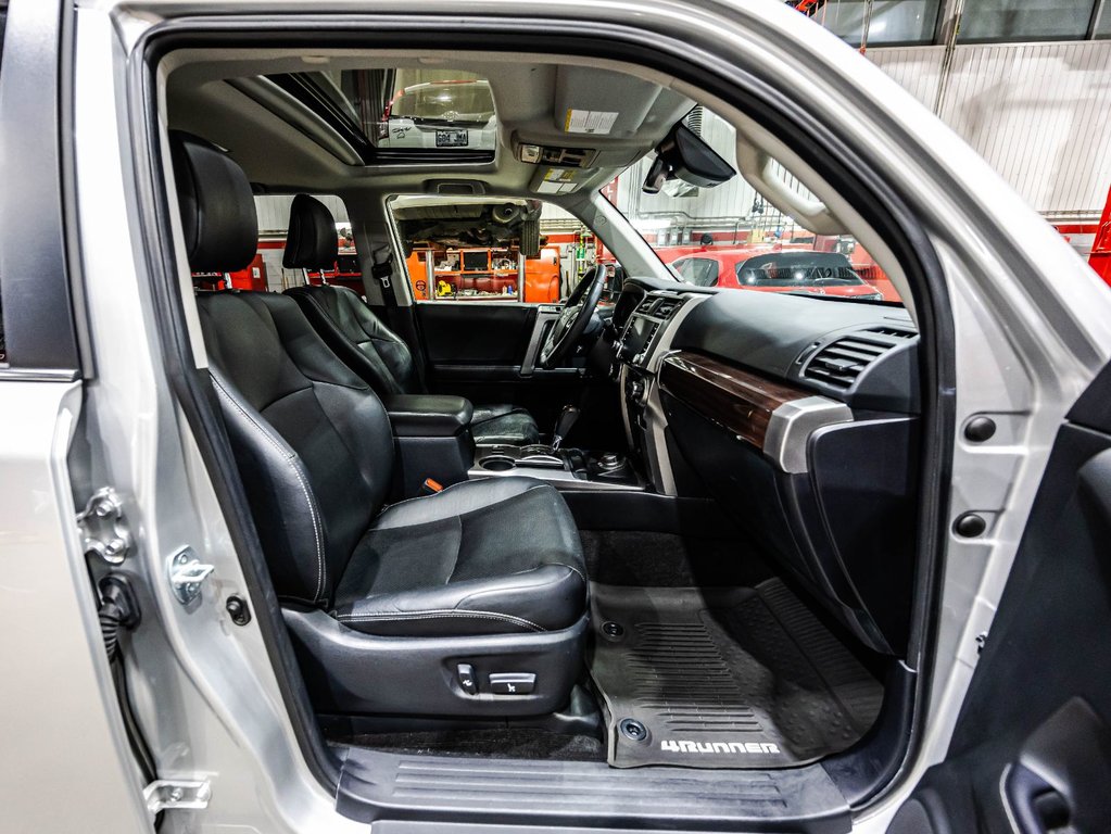 2020 Toyota 4Runner Limited in Lachenaie, Quebec - 17 - w1024h768px