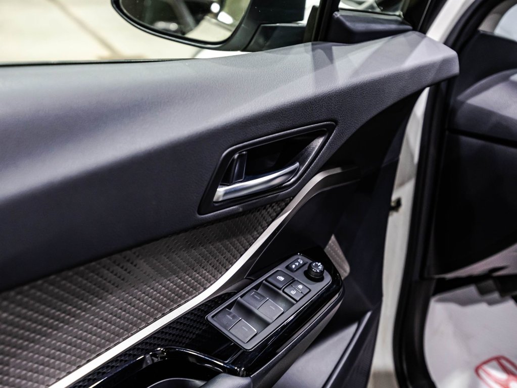 2021 Toyota C-HR LIMITED in , Quebec - 11 - w1024h768px