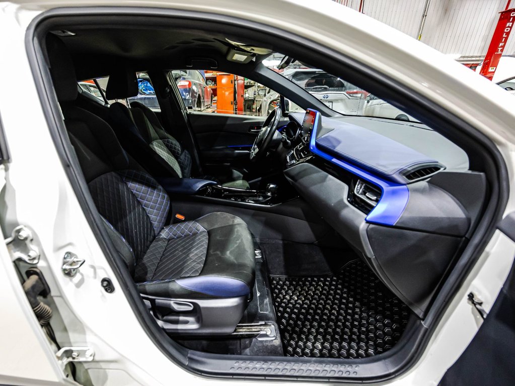 Toyota C-HR XLE 2021 à Montréal, Québec - 17 - w1024h768px