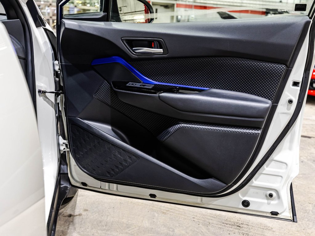 Toyota C-HR XLE 2021 à Montréal, Québec - 16 - w1024h768px