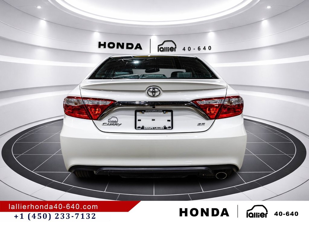 2017 Toyota Camry in Montréal, Quebec - 6 - w1024h768px