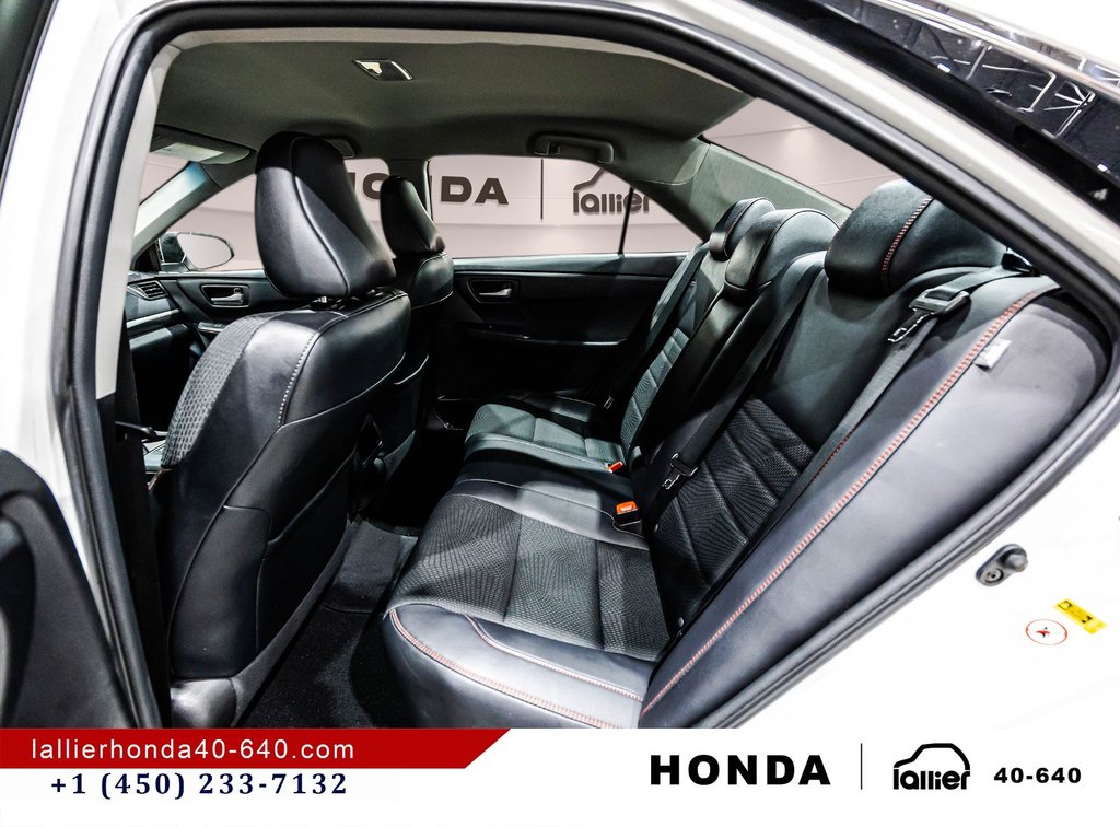 2017 Toyota Camry in Montréal, Quebec - 13 - w1024h768px