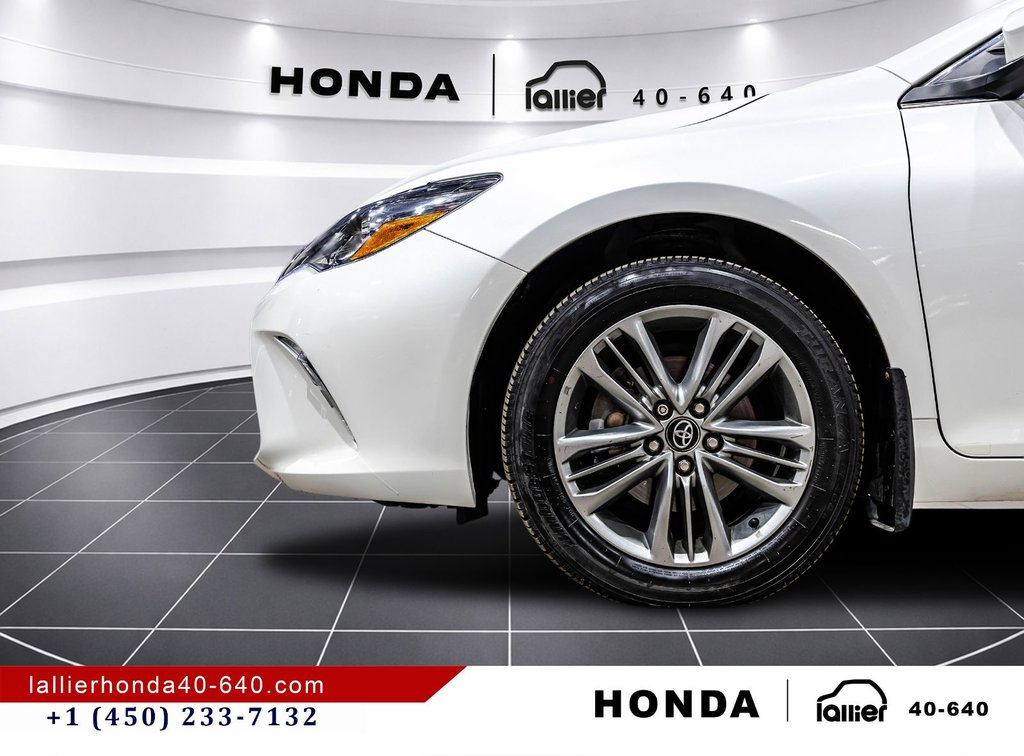 2017 Toyota Camry in Montréal, Quebec - 10 - w1024h768px