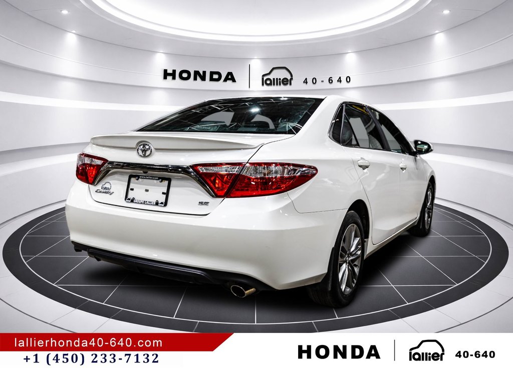 2017 Toyota Camry in Montréal, Quebec - 7 - w1024h768px