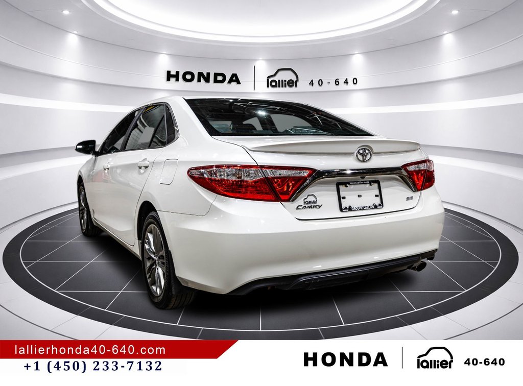 2017 Toyota Camry in Montréal, Quebec - 5 - w1024h768px