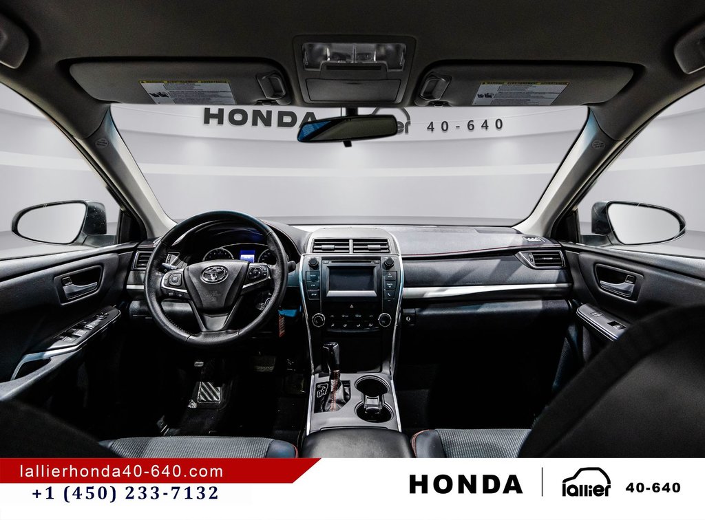 2017 Toyota Camry in Montréal, Quebec - 14 - w1024h768px