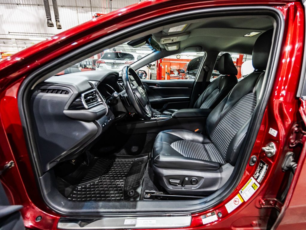 2018 Toyota Camry SE in , Quebec - 18 - w1024h768px