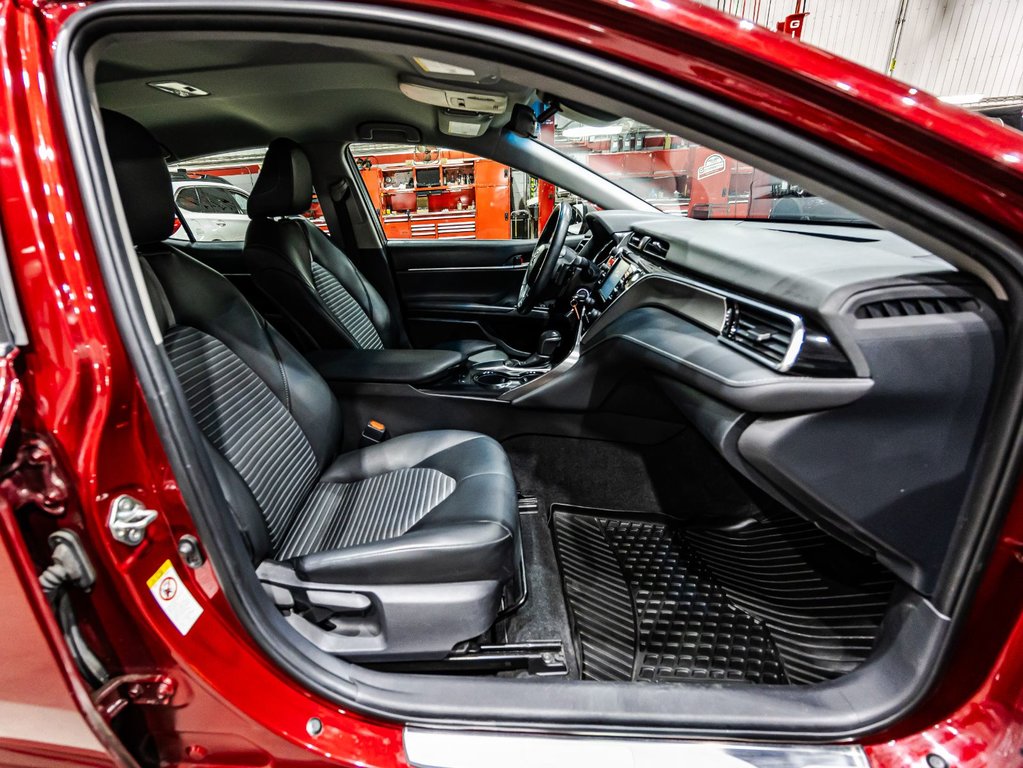 2018 Toyota Camry SE in , Quebec - 17 - w1024h768px