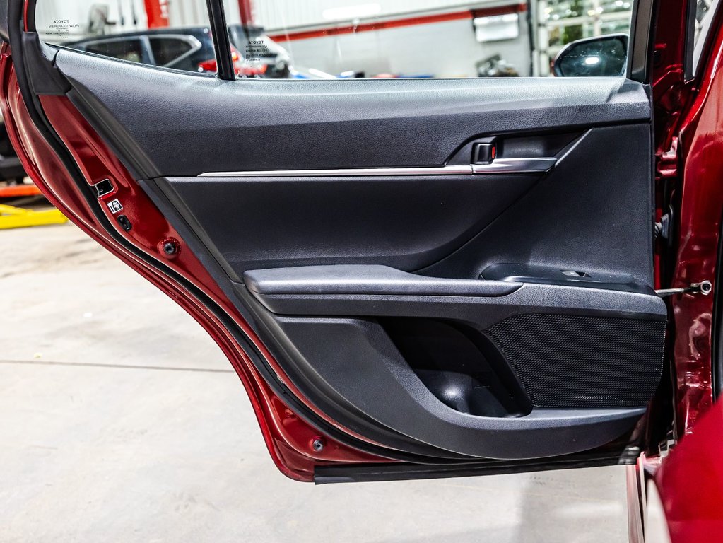 2018 Toyota Camry SE in , Quebec - 12 - w1024h768px