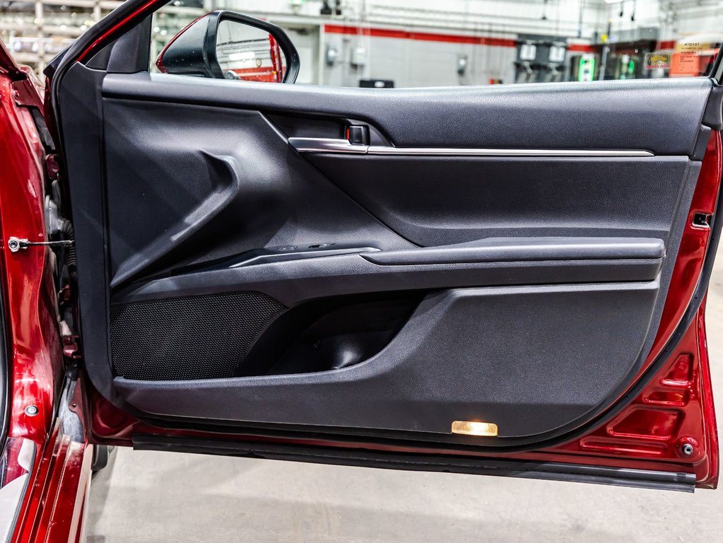 2018 Toyota Camry SE in , Quebec - 16 - w1024h768px