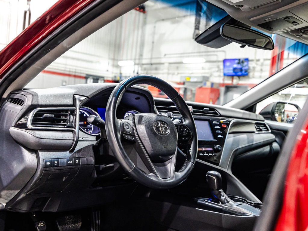 2018 Toyota Camry SE in , Quebec - 19 - w1024h768px