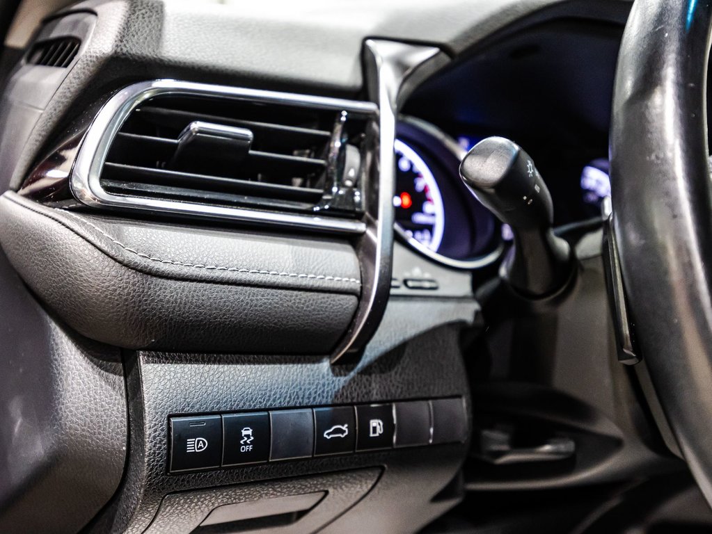 2018 Toyota Camry SE in , Quebec - 20 - w1024h768px