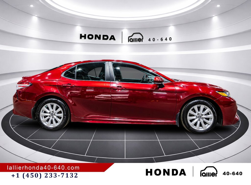 Toyota Camry SE 2018 à Montréal, Québec - 8 - w1024h768px
