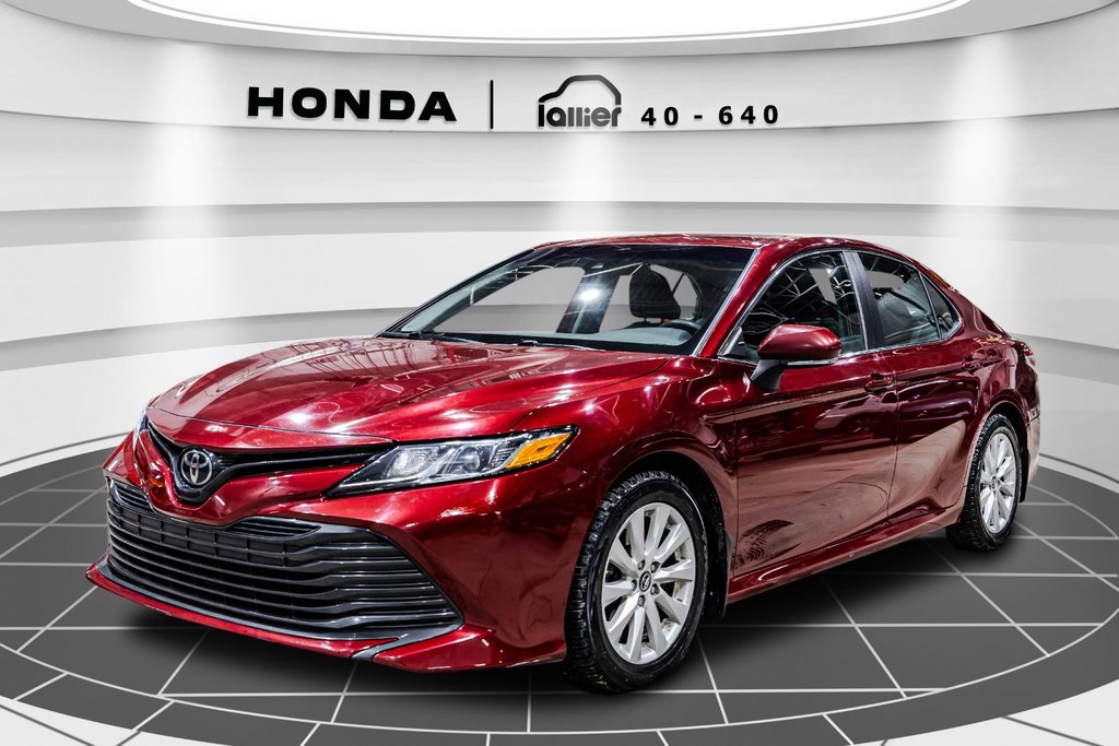 2019 Toyota Camry LE in Lachenaie, Quebec - 3 - w1024h768px