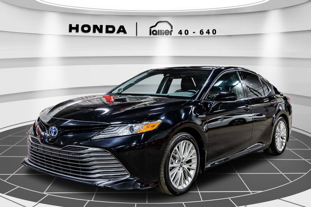 2020  Camry XLE HYBRIDE in , Quebec - 3 - w1024h768px