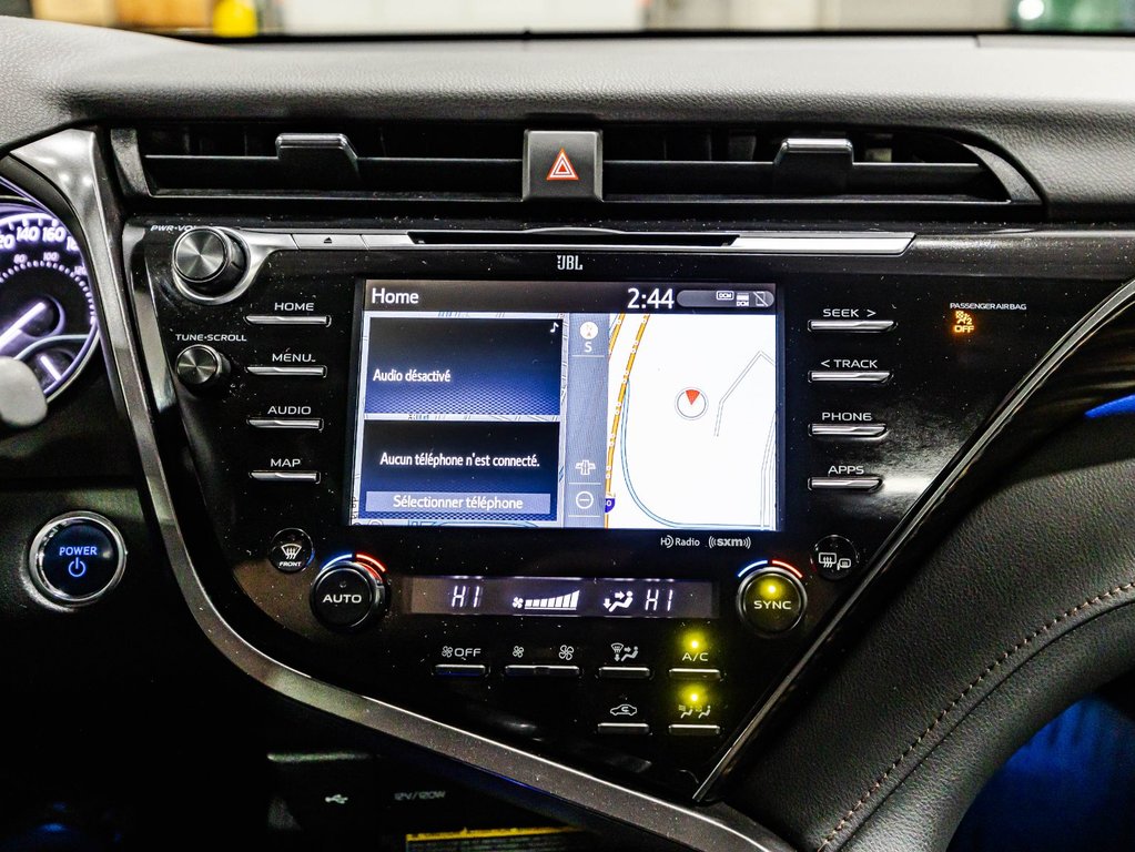 2020  Camry XLE HYBRIDE in , Quebec - 24 - w1024h768px