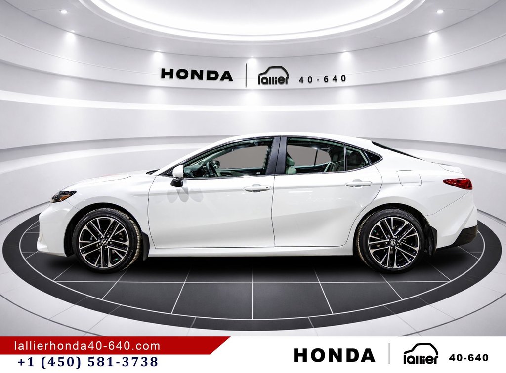 Toyota Camry Hybrid XLE AWD 2025 à Lachenaie, Québec - 4 - w1024h768px